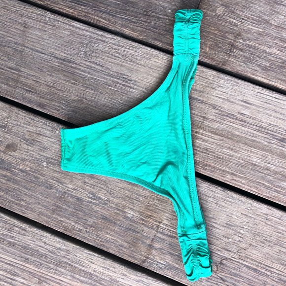 SALE!! L*SPACE Green Cheeky Bikini Bottom - Picture 3 of 3